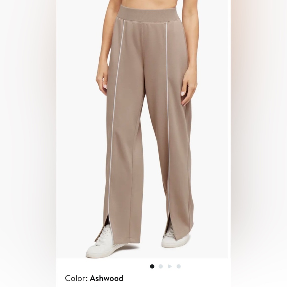 SPANX Airpiqué Straight Leg Pants
SPANX®